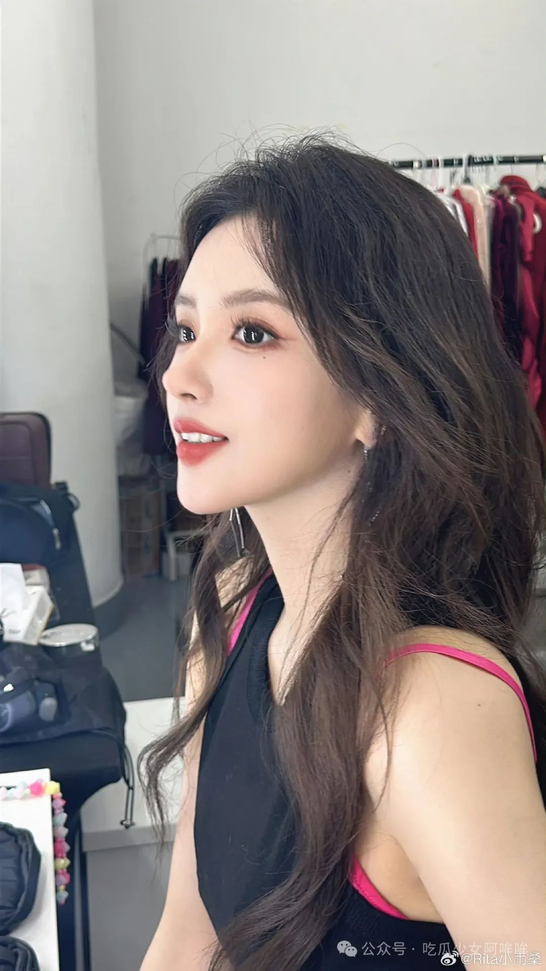 Rita受邀参演杜蕾斯短剧,手拿针筒护士造型美呆众人,网友热评:lpl都需要这样搞热度了吗?