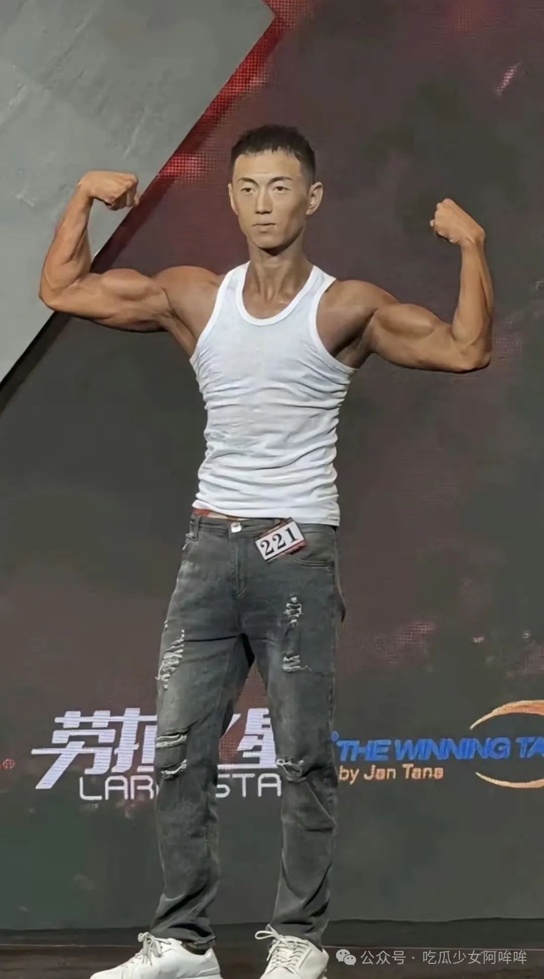 药水哥褪去抽象,脱胎换骨荣获健身比赛季军引爆评论区:和向佐灵魂互换了吗?向佐回复亮了!