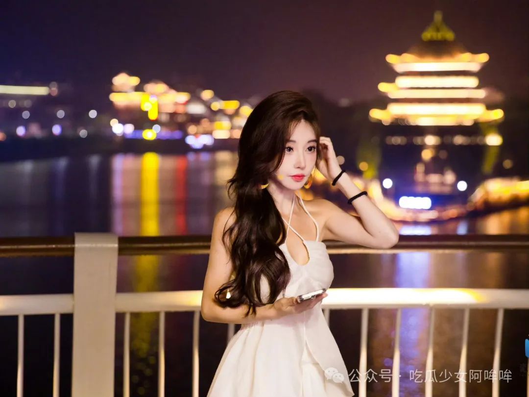 冯提莫素颜直播露出肚子上的妊娠纹,紧急辟谣:是减肥导致的皮太松弛,没生过!