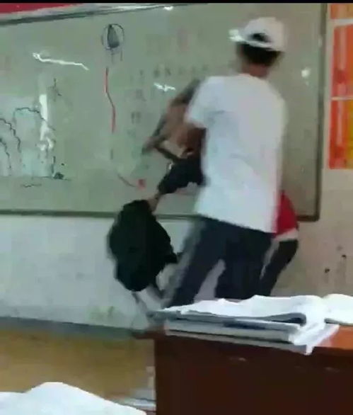 校园欺凌,揭开“吃瓜”背后的真相