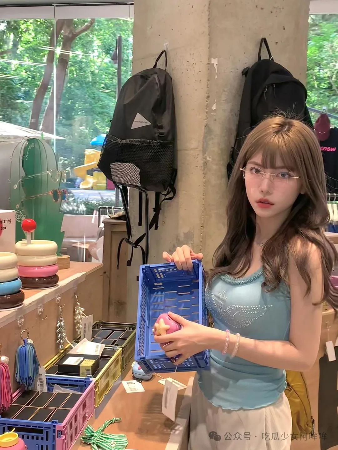 至臻版“周淑怡”称:拍摄毒液视频会火吗?网友:包的呀!建议圣诞节cos小鹿,太像了!