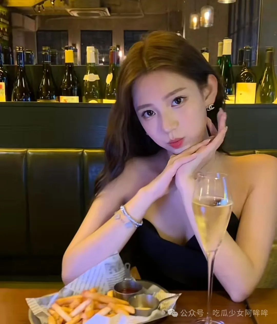 百万女网红跟男友分手后反手加大哥,男闺蜜还曝其男友家暴?男友表示有苦说不出!