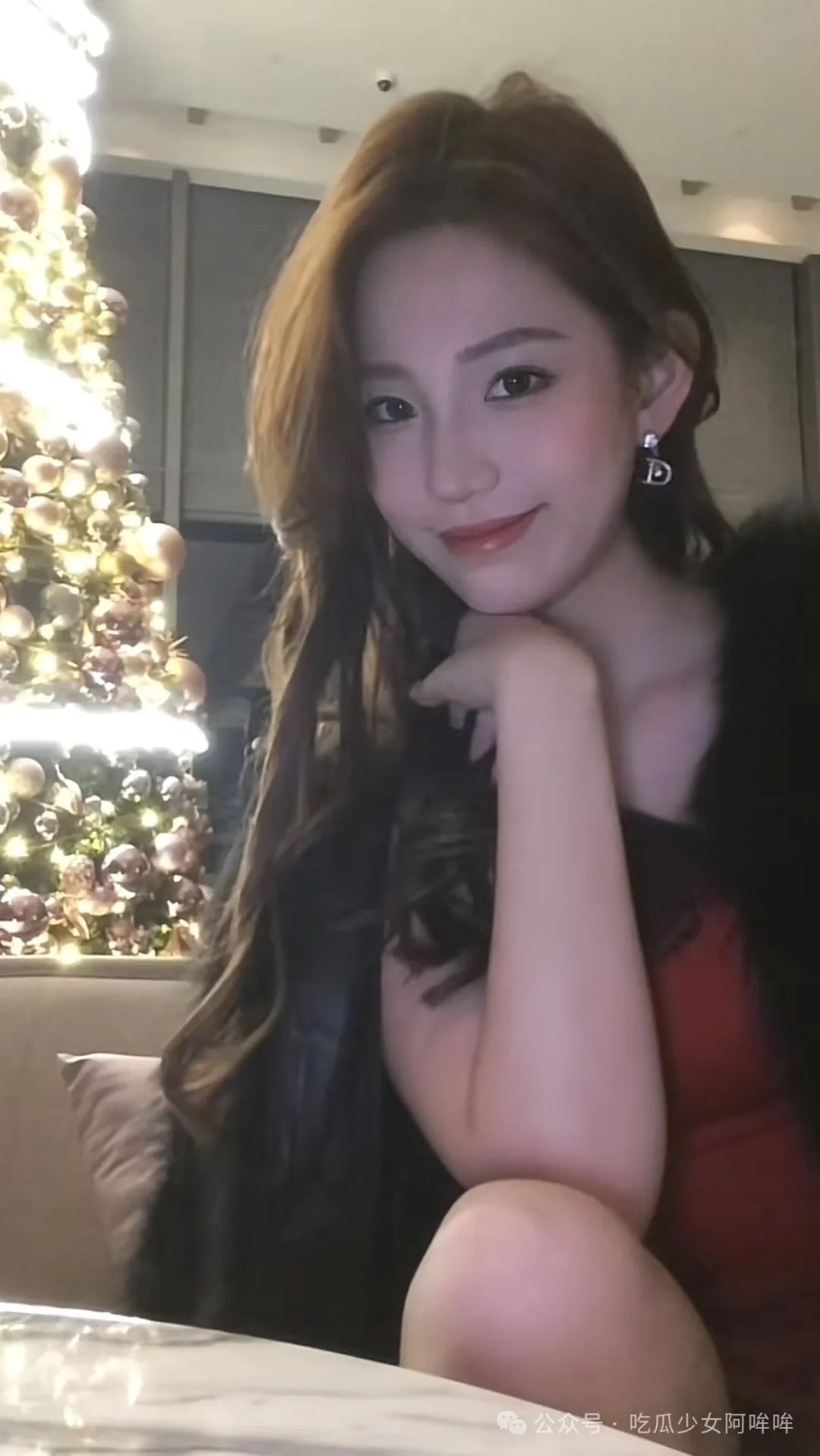 百万女网红跟男友分手后反手加大哥,男闺蜜还曝其男友家暴?男友表示有苦说不出!