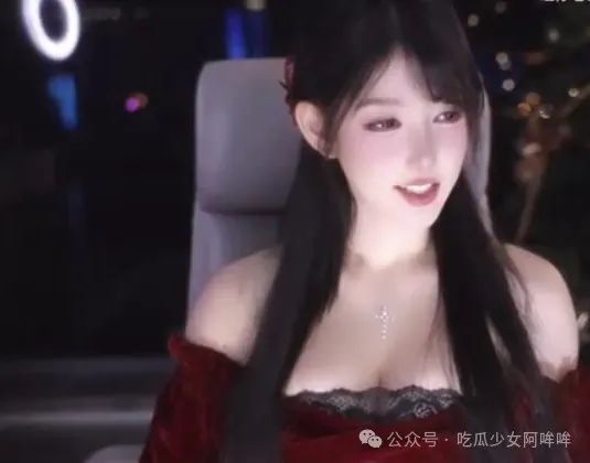 米娜热舞因傲人身材导致肩带滑落,差点走光!自曝择偶要求:身高185长得帅有钱马上结婚!其奶奶表示:太难为情!