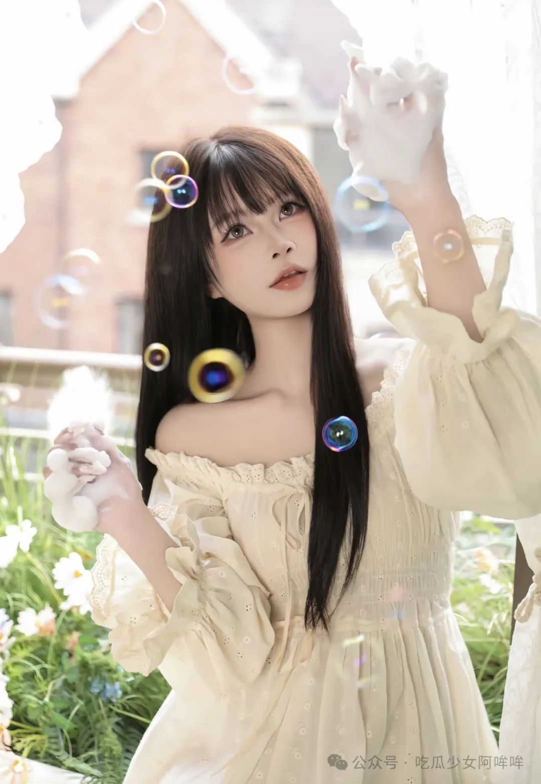 低俗女网红称床上躺一天都能日入30w,引发热议后女网红主动要求被封禁?这是什么操作?