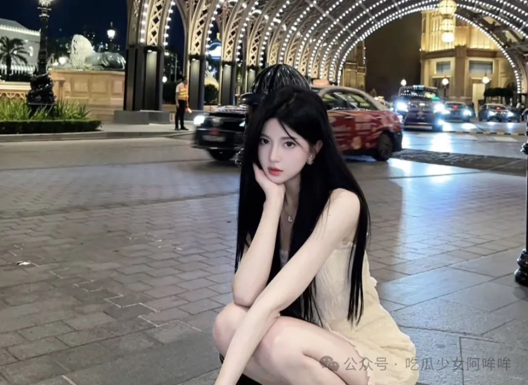 知名女主播称大哥刷到2000w可以为其退网,不少大哥为其争风吃醋,网友热评:钱是没有的,但是风是要争的!