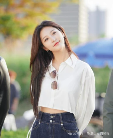 韩国童星15岁和大自己12岁顶流男星交往6年,直到25岁去世后,媒体曝光男星存在恋童癖?